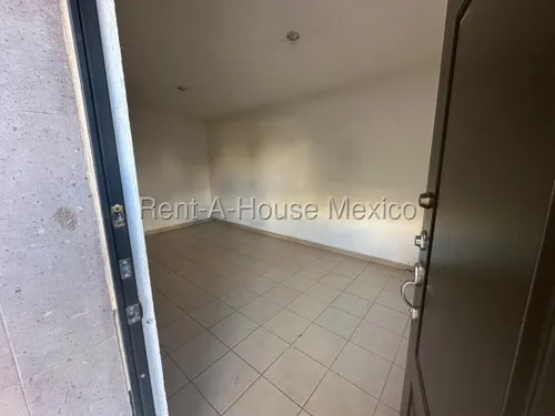 Rincones Del Marques, Renta - Casa Con 3 Recámaras 1 En Planta Baja, Sala De Tv | Air