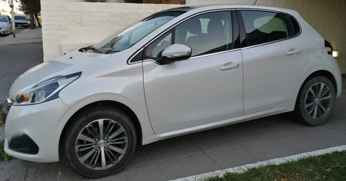 Peugeot 208 Feline 1.6 Nafta - Mod 2017