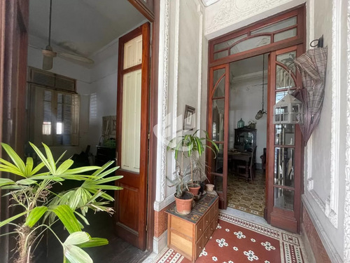 Excepcional Esquina Con 81 M2 De Frente