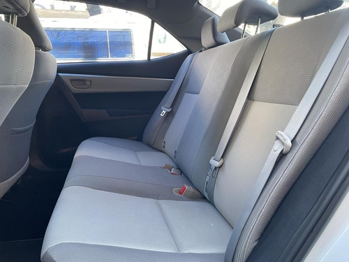 Imagen 11 de 13 de Toyota Corolla 2017 1.8 Xli Cvt 140cv