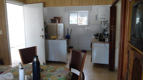 Venta Casa 3 Amb. Con Parque Y Parrilla. Barrio Faro Norte. Permuta .consulte