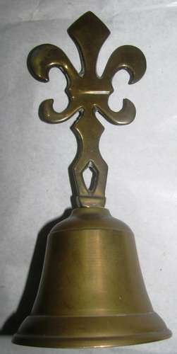 Campana Antigua De Bronce Figura En Punta