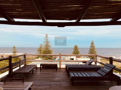 Alquiler Verano Apartamento De 3 Dormitorios + Servicio, Con Vista Al Mar.