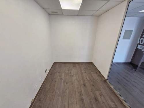 Of. Alameda 4050- Metro / 3 Privados-2 Baños / 2 Estac +1 Bd