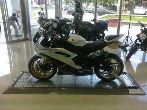 Yamaha Yzf R6