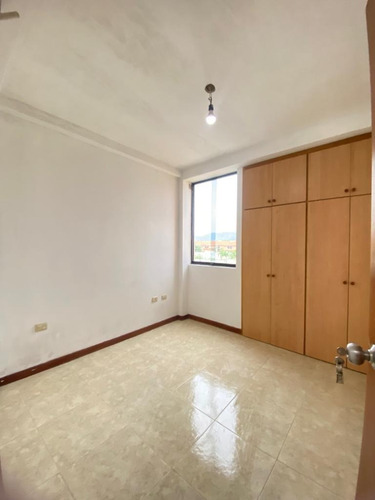Imagen 11 de 18 de Fernando Guerrero Vende Townhouse En Res Camurí, Urb. Manantial