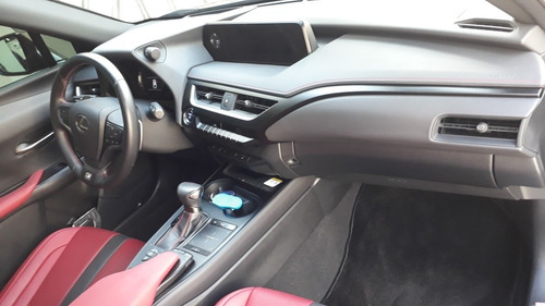 Imagem 6 de 9 de Lexus Ux 2019 2.0 F-sport Aut. 5p Hibrido