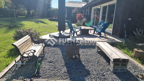 Casa De Campo Remodelada De 4d4b Con Jardin En Frutillar