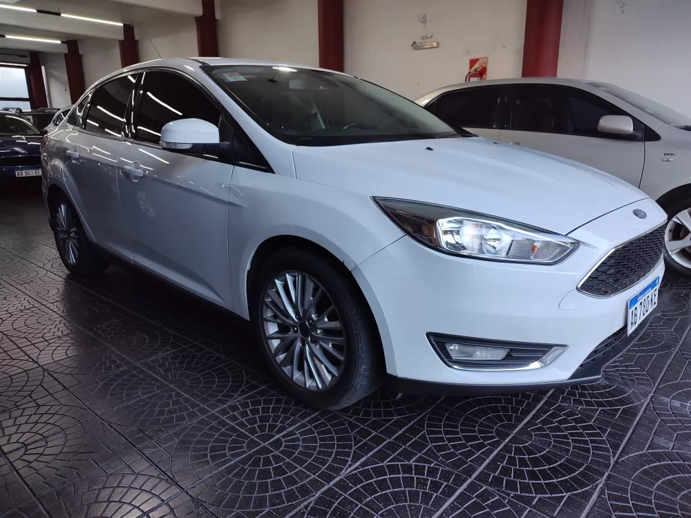 Ford Focus Se Plus At6 2017