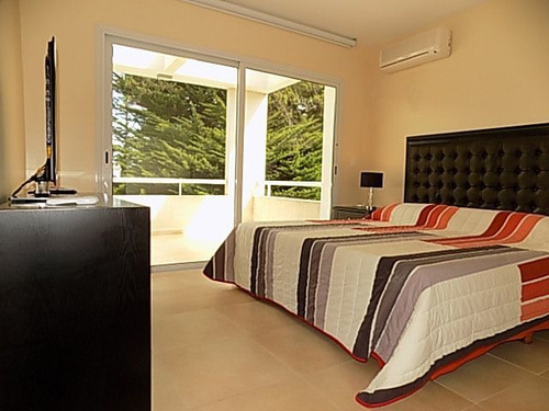 Imagen 19 de 24 de Venta De Casa 4 Dormitorios En Playa Mansa, Punta Del Este