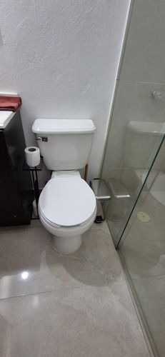 Depa Amueblado Con Tv, Micro, Cafetera Y Wifi Incluido