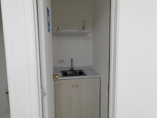 Oficina En Arriendo/venta En La Porciuncula. Cod V1029103