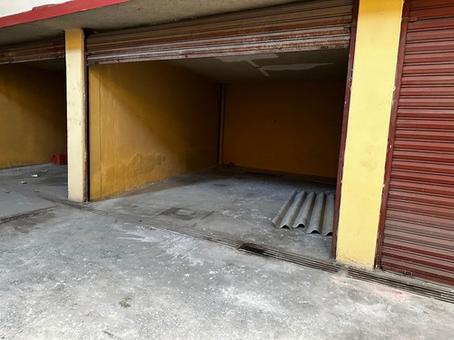 Bodega Comercial Sobre Av. Oceanía
