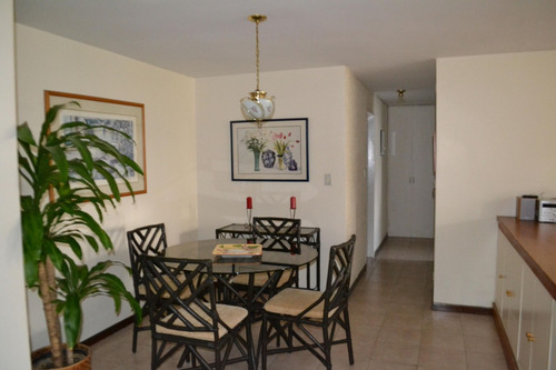 Apartamento En Venta En La Alameda 25-16470 As
