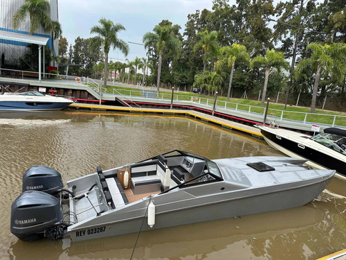 Catamarán Shadow C/2 Yamaha 300hp C/elevador, Bracket