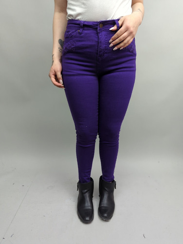 Jeans Marca Curvi Color Morado (talla L)