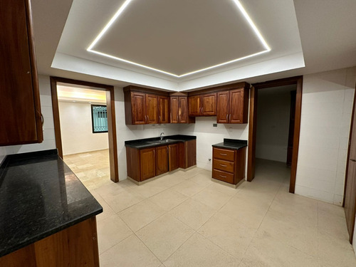 Hermosa, Amplia Y Moderna Casa En Alquiler Con Línea Blanca En Zona Exclusiva De Bella Vista Codigo: Pd267
