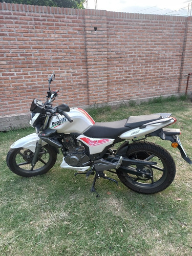 Imagen 4 de 9 de Benelli Tnt 15 Naked