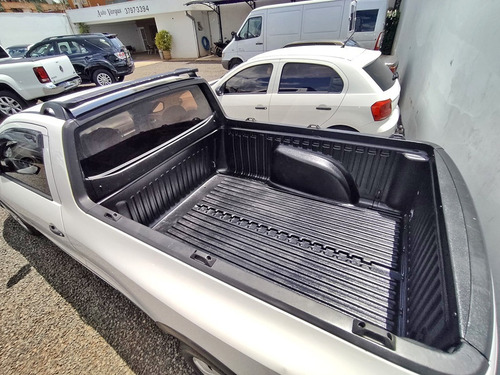 Imagem 6 de 9 de Vw Saveiro 1.6 Robust Cs 2018