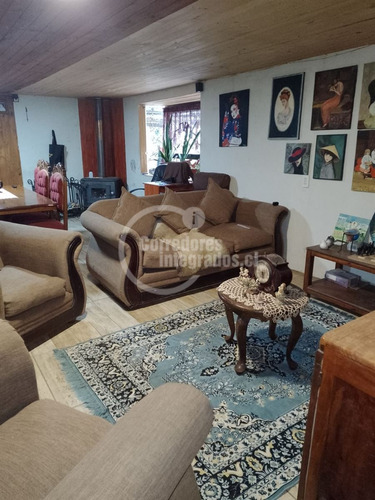 Casa En Venta De 4d En Terreno De 1.038 M2 En Requínoa