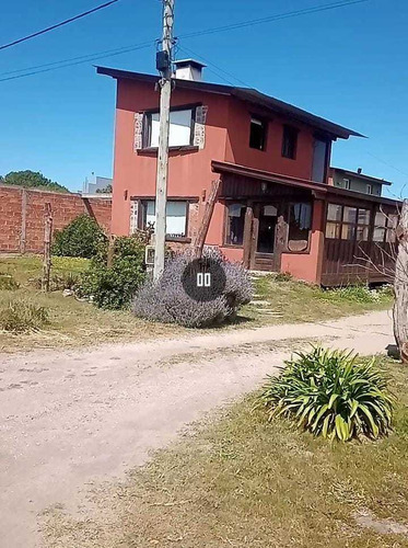 Imagen 10 de 10 de Casa De Ambientes Muy Amplios Y Luminosa