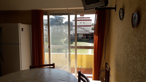 Imagen 8 de 15 de Excelente Departamento De 3 Ambientes En Venta En Villa Gesell A Solo 30 Metros De La Playa Con Cochera Cubierta