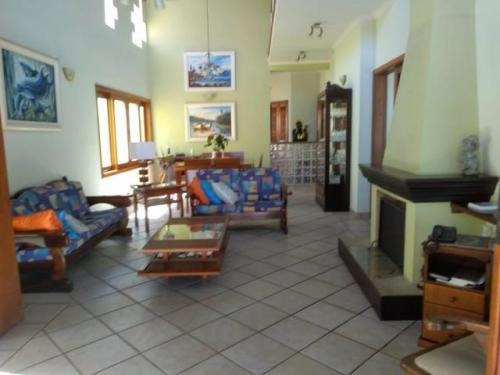 Oportunidade! Casa Alto Padrão Com Piscina E 3 Quartos.