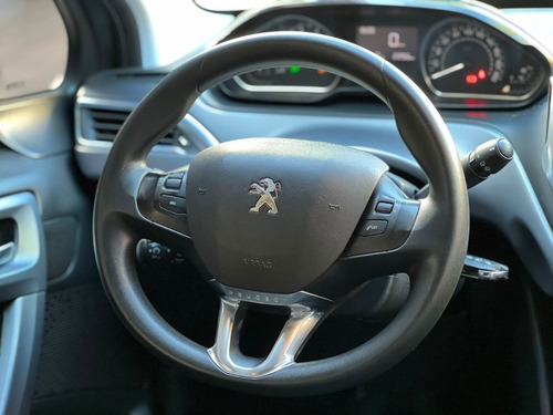Imagen 11 de 25 de Peugeot 208 1.6 Allure Touchscreen