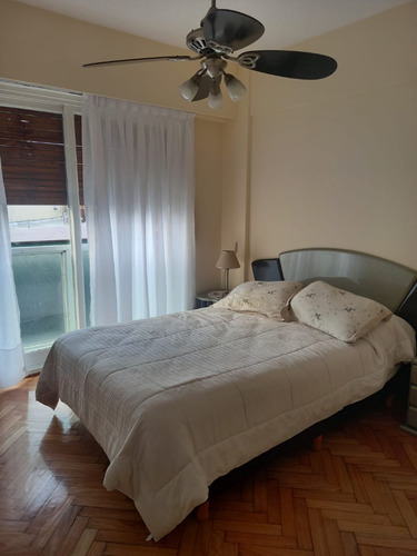 Dto 2 Ambientes Balcon Zona Hospital Italiano Sanatorio Guemes 400 Mts Subte Av Corrientes 200 Mts Subte Av Rivadavia Colectivos Directos A Varias Embajadas