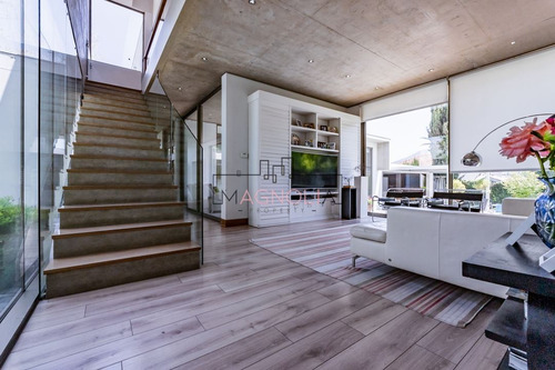 Casa En Venta De 7 Dorm. En Lo Barnechea