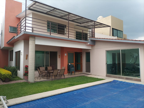 Casa En Venta Con Alberca Privada En Par Vial Jiutepec Morelos
