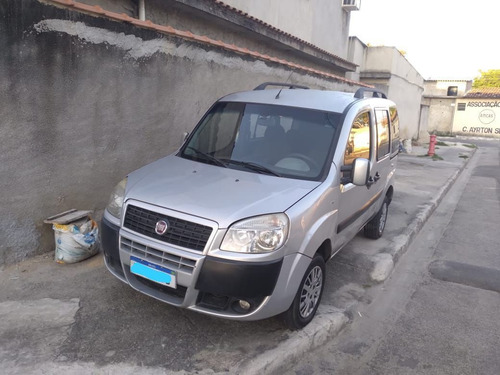 Imagem 1 de 8 de Fiat Doblo 1.8 16v Essence 5p