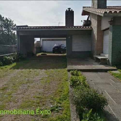 Se Vende Chalet En Nvo Paris. 2.097mts Terreno, 390 M2 Const