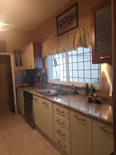 Casa En Venta Campo B, Puerto Ordaz. Amplia Casa Con Terreno Para Remodelar