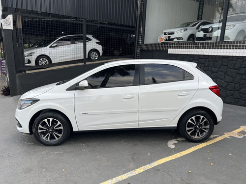 Chevrolet Onix HATCH LTZ 1.4 8V FlexPower 5p Mec.