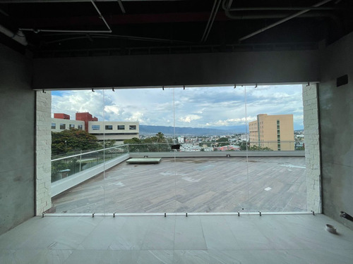 Local Para Oficina En Plaza Alpha Ubicación Estratégica