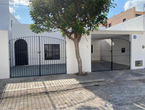 Imagen 1 de 21 de Casa En Venta En Mérida Yucatán, Montes De Ame De 1 Planta Con Alberca