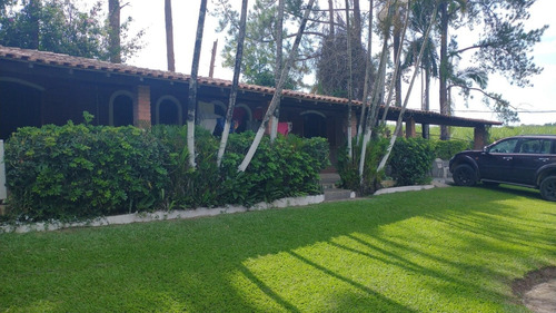 Imagem 1 de 30 de Chácara 15mil M2, Rica Em Água Com Nascentes, Tanque Com Peixes E Rio, Casa Sede Com 3 Dormitórios /1suíte, Casa Caseiro, Canil, Baia, Pomar, Piscina - Ch00253 - 70809480