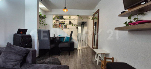 Casa En Primera Seccion De Los Héroes Con Vigilancia Y Áreas Verdes!!