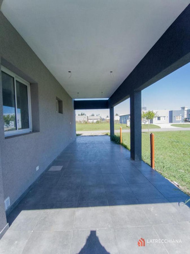 Casa En Venta, A Estrenar. 5 Dormitorios. Horizontes Al Sur.