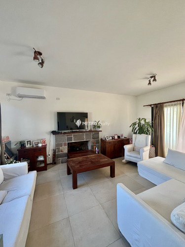 Casa En Alquiler Anual Naudir Escobar