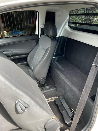 Imagem 14 de 15 de Volkswagen Saveiro 1.6 Mi Total Flex 8v Cabine Estendida