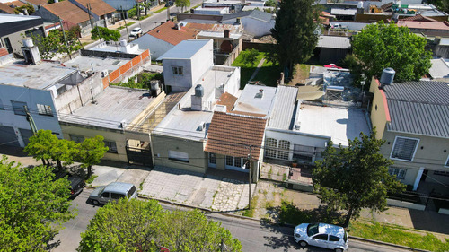 Venta Con Renta En Monte Grande.