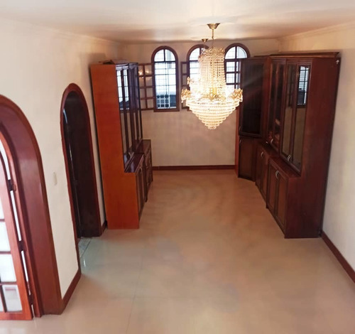 Imagen 2 de 14 de Venta De Casa - Urb. Los Nuevos Teques - Los Teques