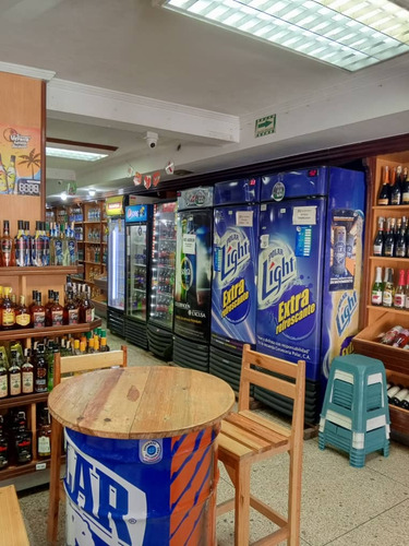 Licoreria En Venta Fondo De Comercio Zona Norte De Valencia Con Amplio Stock