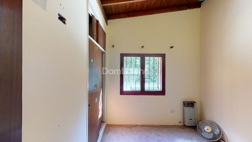 Casa Chalet En Venta O Permuta Ubicado En Parque Leloir, Ituzaingó, G.b.a. Zona Oeste