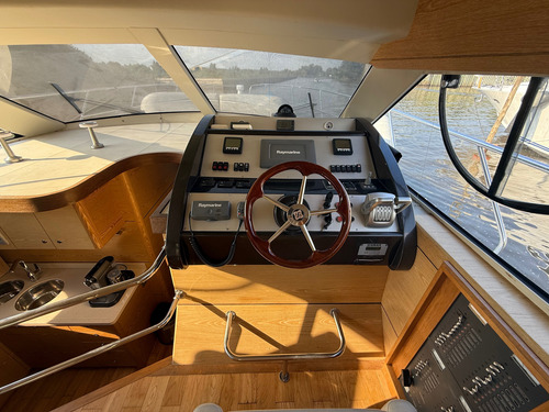 Crucero Segue Con Iveco 2 X 400 Hp Año 2013 Linea De Ejes