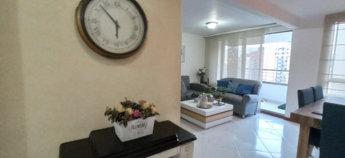 Imagen 2 de 14 de Apartamento En Venta. Medellín, Loma De Los Bernal.