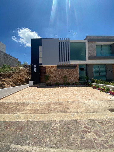 Casa En Venta En Altozano Morelia Michoacan