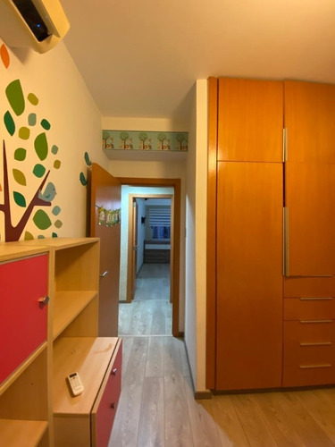 Imagen 14 de 19 de Apartamento En El Parral, Res. Cronus Country Valencia Carlos Tona Cod: Foa-1864